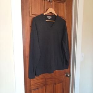 DANIEL CREMIEU SIGNATURE Men's Charcoal V-Neck Sweater Supima Cotton